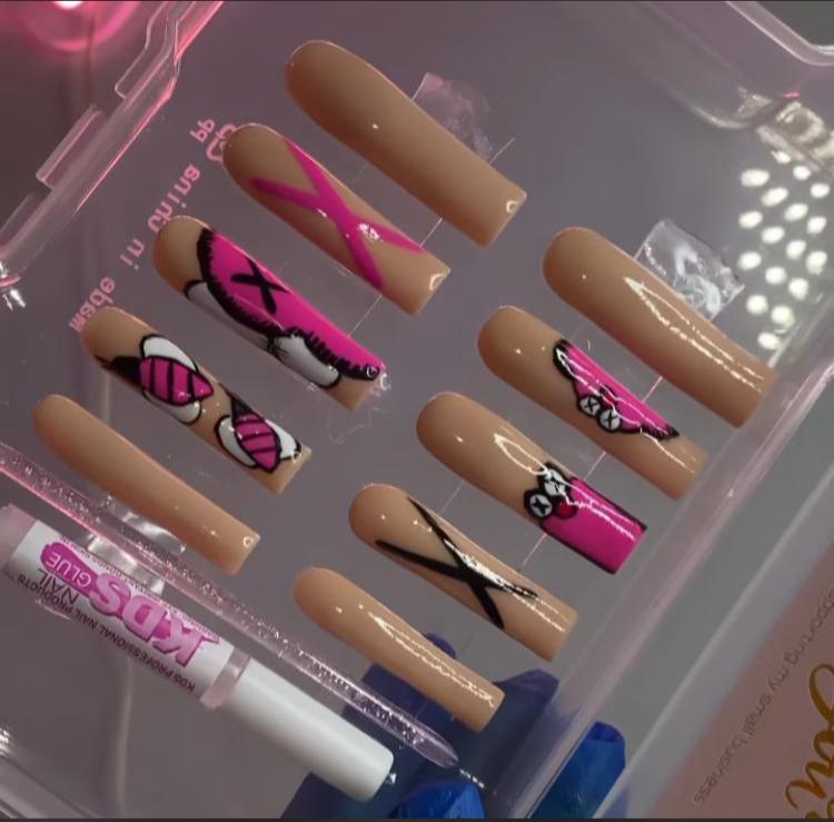 Nails ,jewelries & Perfumes.... Image 8